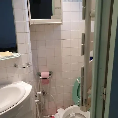 Joli Deux Pièces Au 14ème Arrondissement à Paris