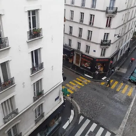 Joli Deux Pièces Au 14ème Arrondissement à Paris