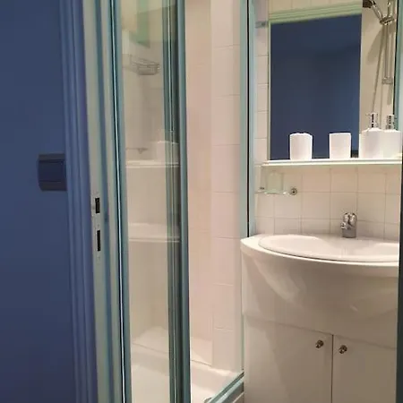 Daire Joli Deux Pieces Au 14eme Arrondissement A *