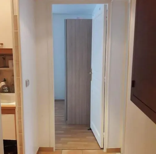 Joli Deux Pieces Au 14eme Arrondissement A Apartment Paris