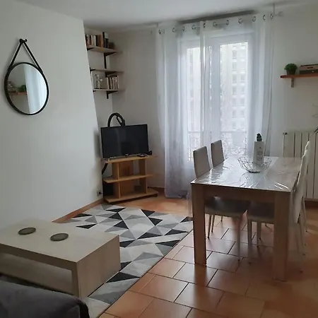 Joli Deux Pieces Au 14eme Arrondissement A Apartment